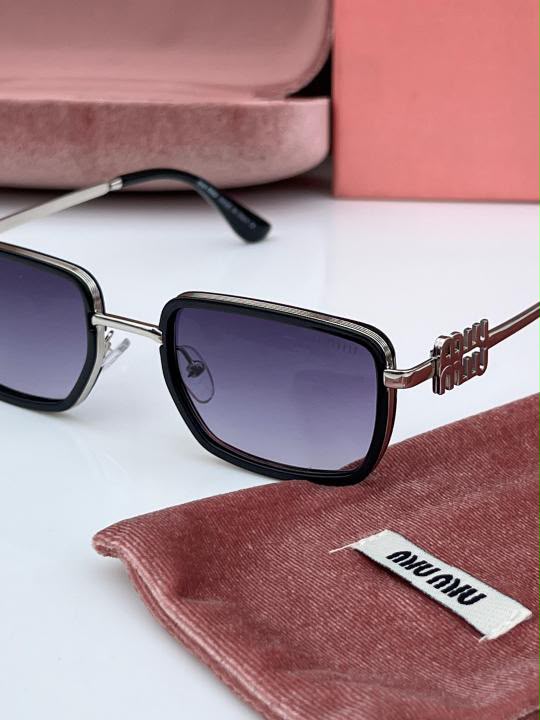 Miu Miu Sunglass