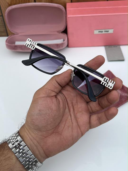 Miu Miu Sunglass