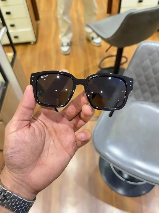 Ray-Ban 7256 Black - Front face-on view
