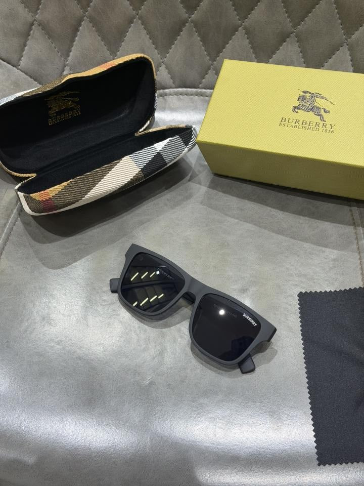 Burberry Sunglass